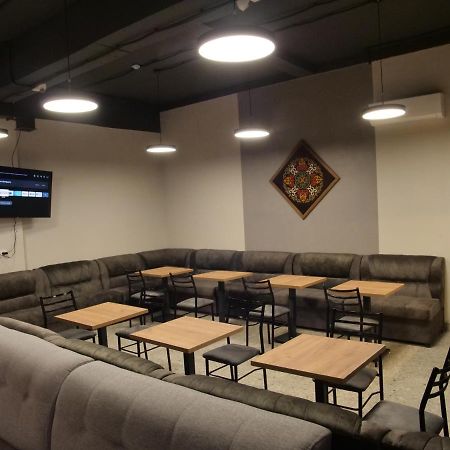 Muras Hostel 比什凯克 外观 照片