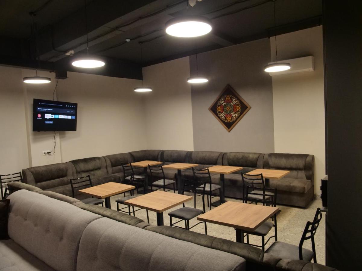 Muras Hostel 比什凯克 外观 照片