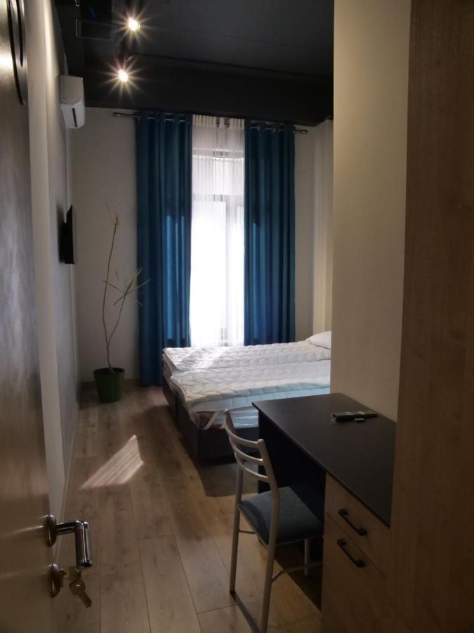 Muras Hostel 比什凯克 外观 照片