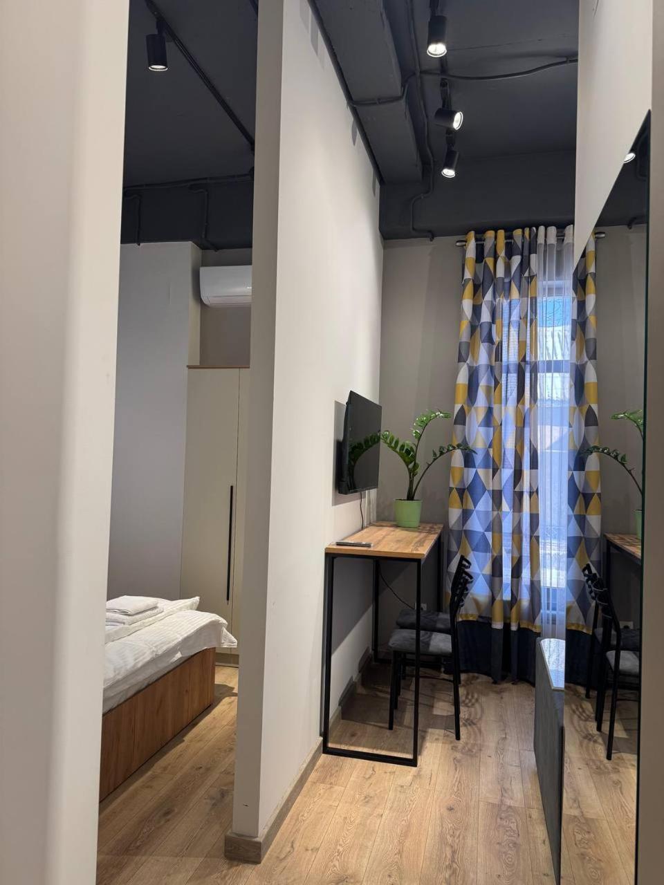 Muras Hostel 比什凯克 外观 照片